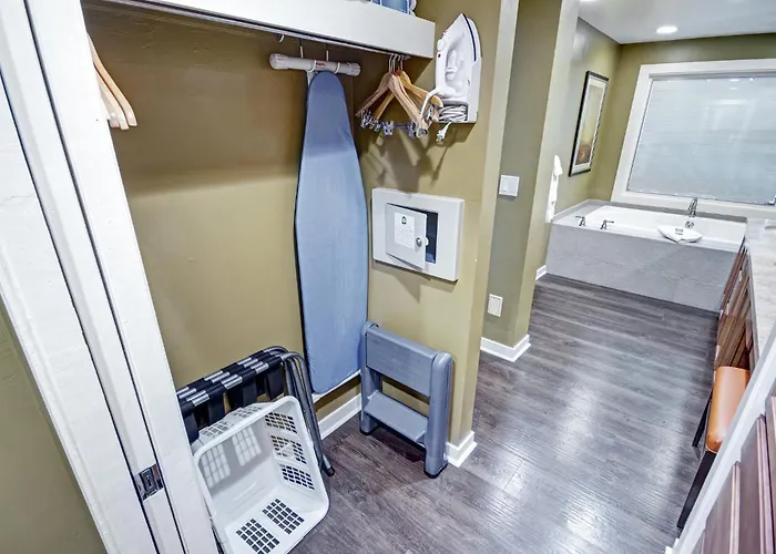 Wyndham Orange Tree 1br